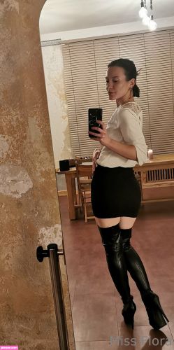 Miss Flora Femdom - Image