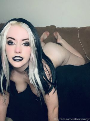 valerie-vampyr-1 photo #32 photo n 32