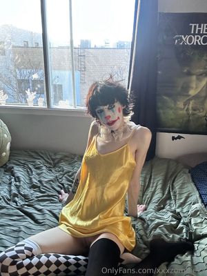 XXXZOMBIEZX  N19