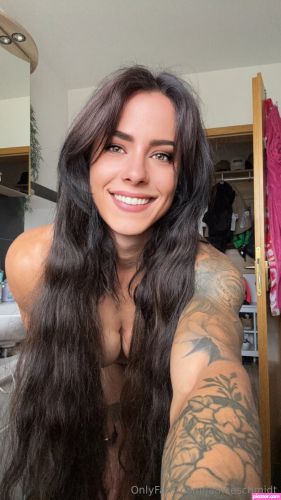 Janine Schmidt  - Image