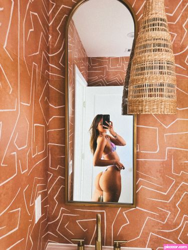 Mikaela Lafuente - Image