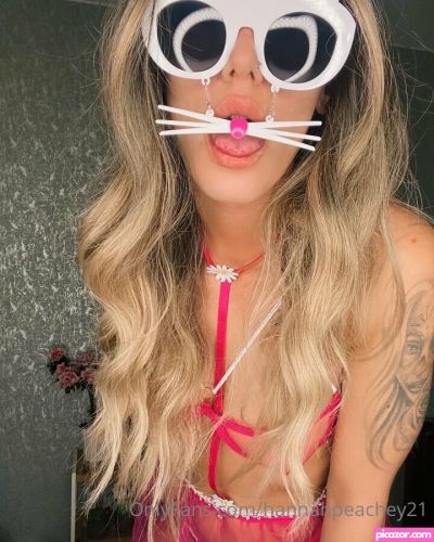hannahpeachey21  - Image