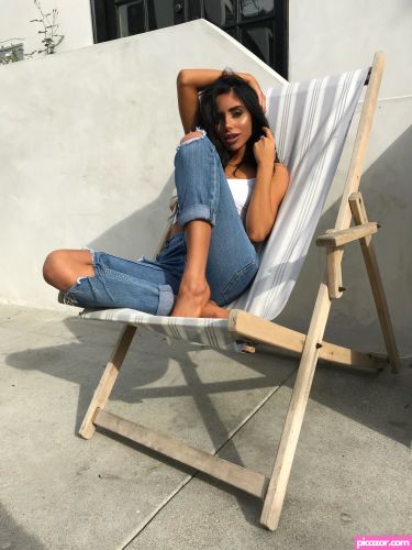 Naomi Woods  - Image