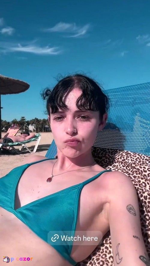 Holly Laing - Image