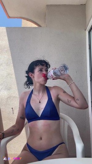 holly-laing photo #18 photo n 18