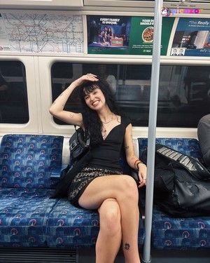 holly-laing photo #19 photo n 19