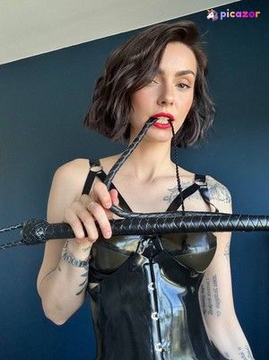 Monica de Mistress - Thumb
