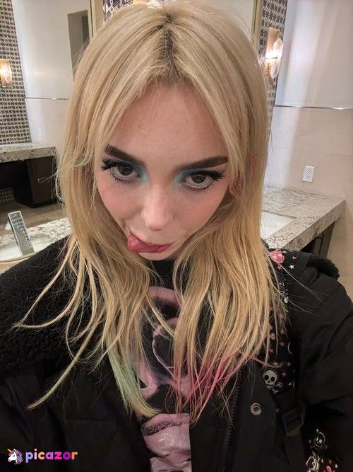 Sophie Powers - Image