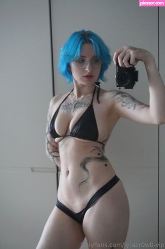 Lyra Crow - Image