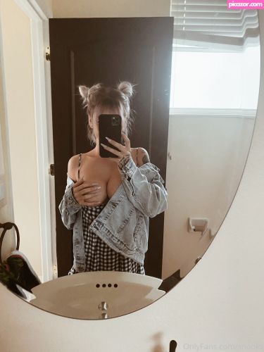 Victoria Snooks, Snooks - Image