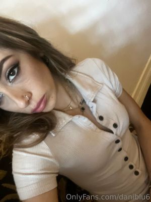 Dani Blu  N5