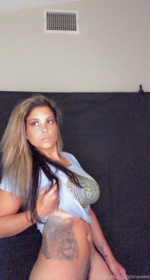 gloria-velez-1 photo #2 photo n 2