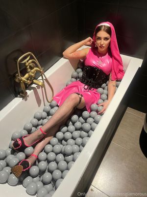 Misstress Glamorous  N26