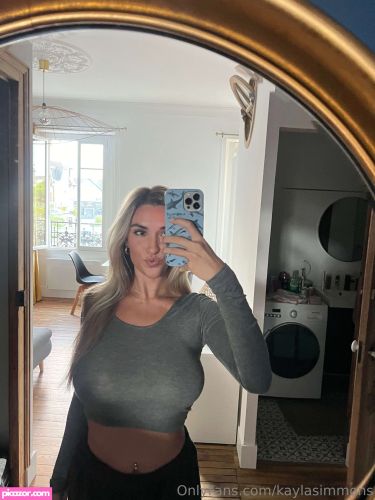 Kayla Simmons - Image