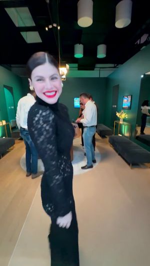 Alexandra Daddario N23