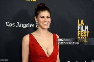 alexandra-daddario-1 photo #366 photo n 366