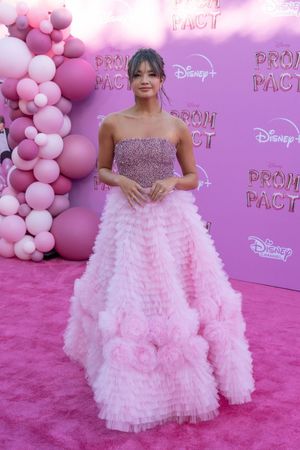 peyton-elizabeth-lee-1 photo #15 photo n 15