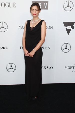 phoebe-tonkin photo #85 photo n 85