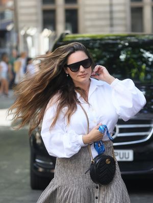 Kelly Brook - Thumb
