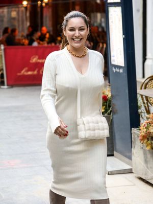 Kelly Brook - Thumb