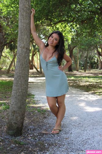 Nikki Davis - Image