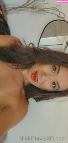 Nikki Davis - Image