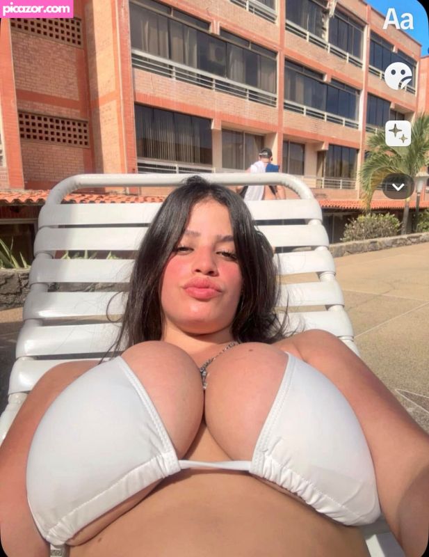 Roxi1603 N39