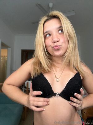 tinyizzie  N2