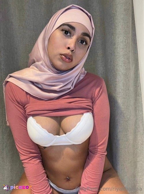 riyakhalifaa  - Image