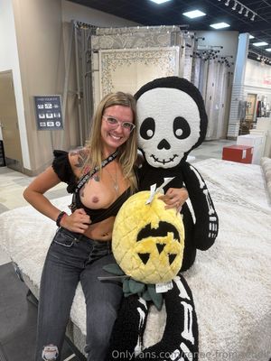 renee-from-reddit photo #15 photo n 15