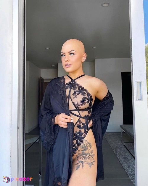 emmycombss  - Image