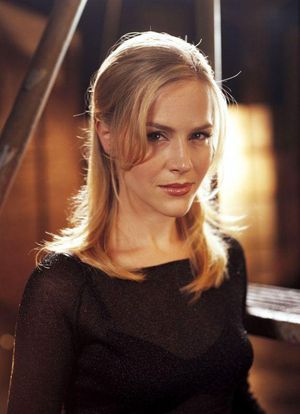 julie-benz-1 photo #15 photo n 15