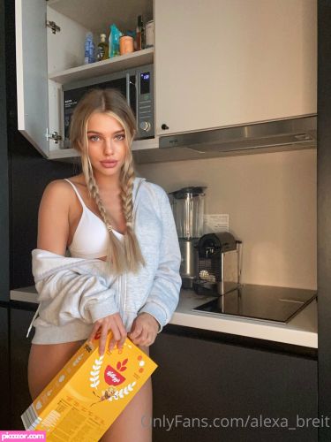 Alexa Breit - Image