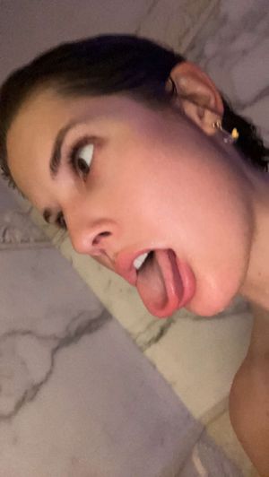 Amanda Cerny - Thumb