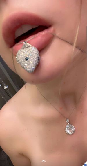 Amanda Cerny - Thumb