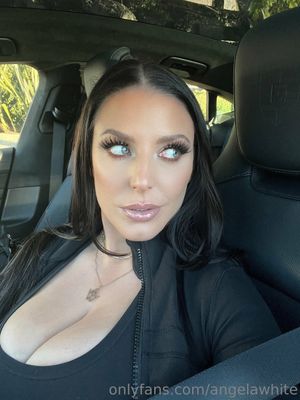 Angela White - Thumb