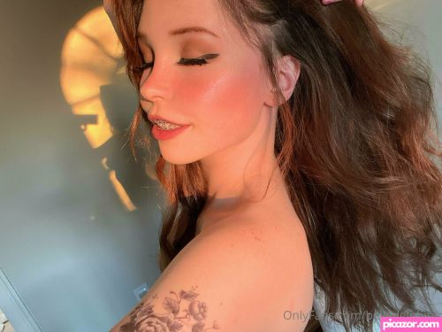 Belle Delphine - Image
