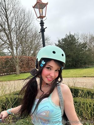 belle-delphine-1 photo #5203 photo n 5203