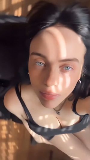Billie Eilish - Thumb