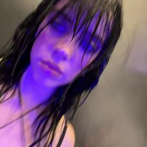 Billie Eilish - Thumb