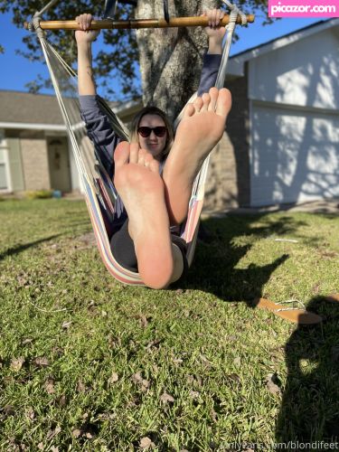 Blondifeet - Image