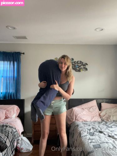 Blondifeet - Image