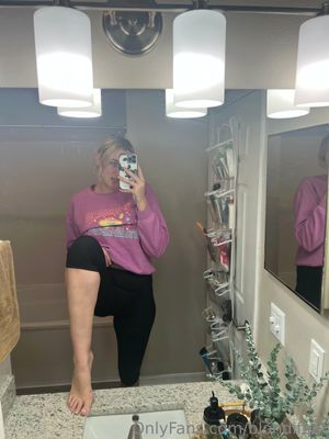 Blondifeet - Thumb