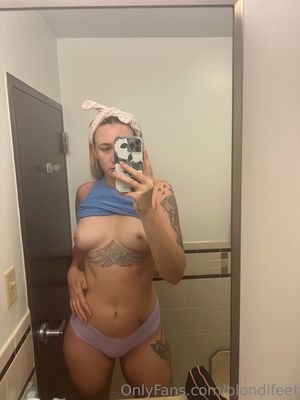 Blondifeet - Thumb