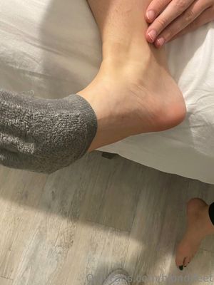 Blondifeet - Thumb
