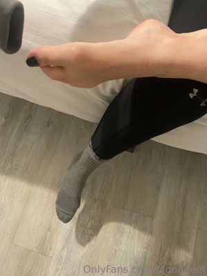 Blondifeet - Thumb