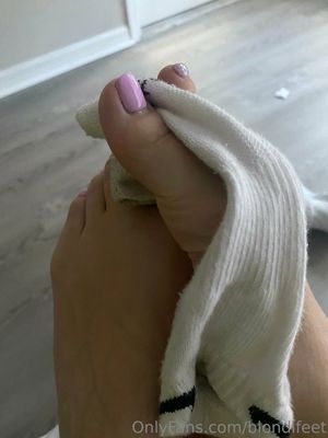 blondifeet-1 photo #578 photo n 578