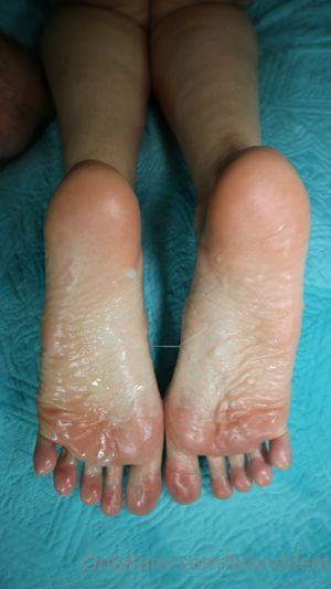 Blondifeet - Thumb