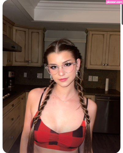 Brooke Monk - Image