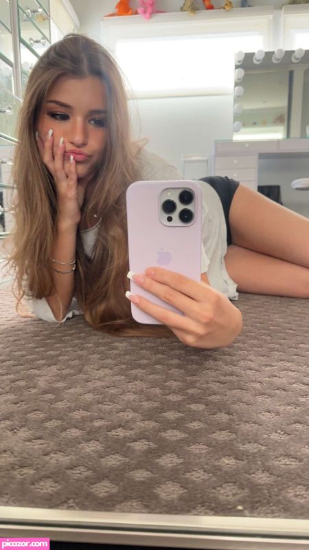 Brooke Monk N3441